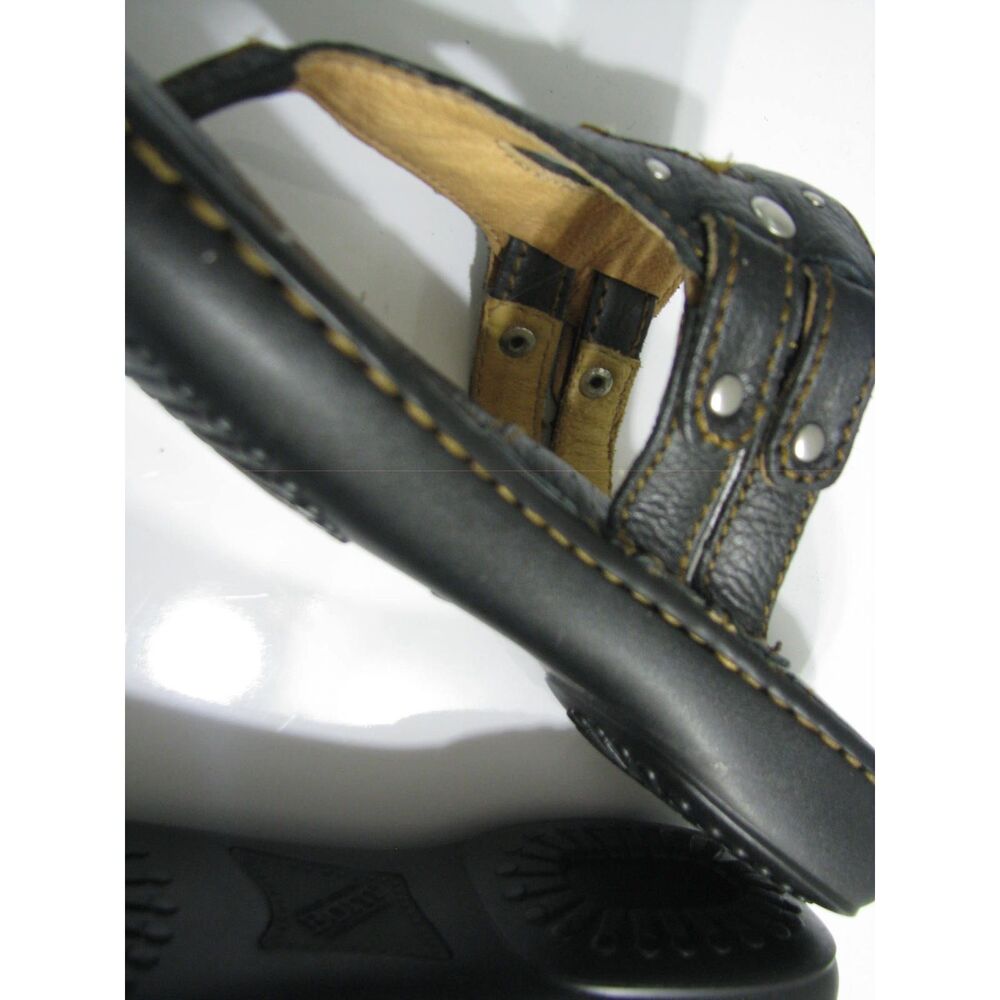 Born women's Leather Sandals - Picture 7 of 7
